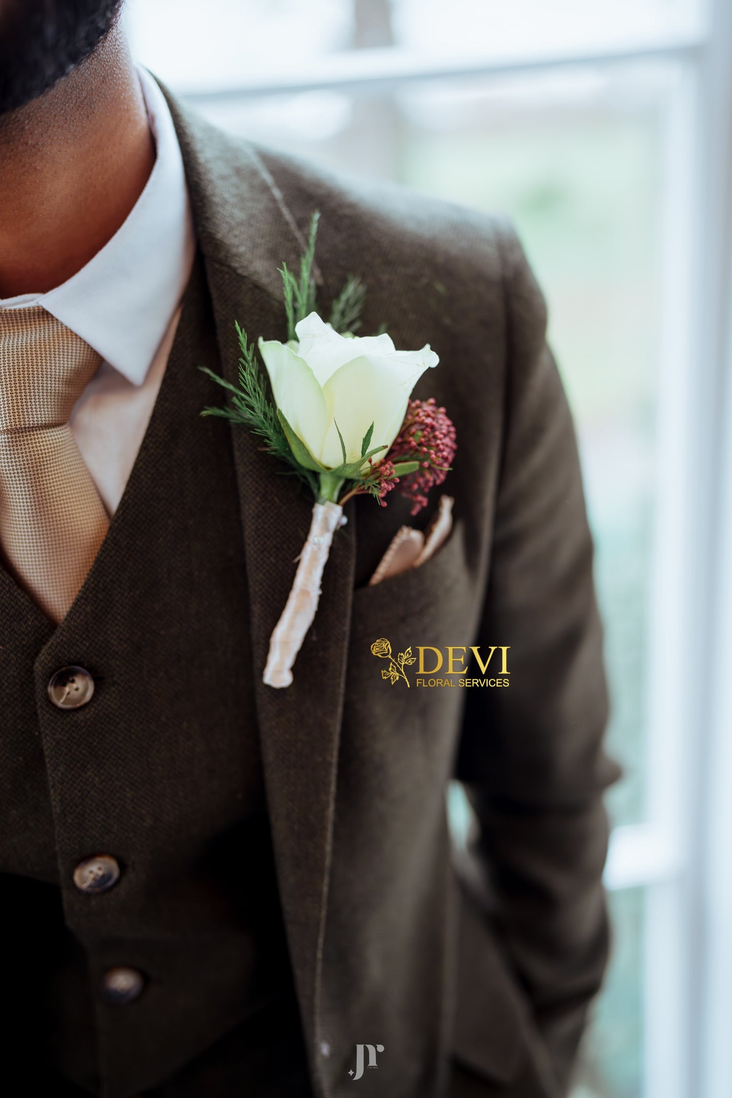 Groom Boutonniere - Burgandy Touch